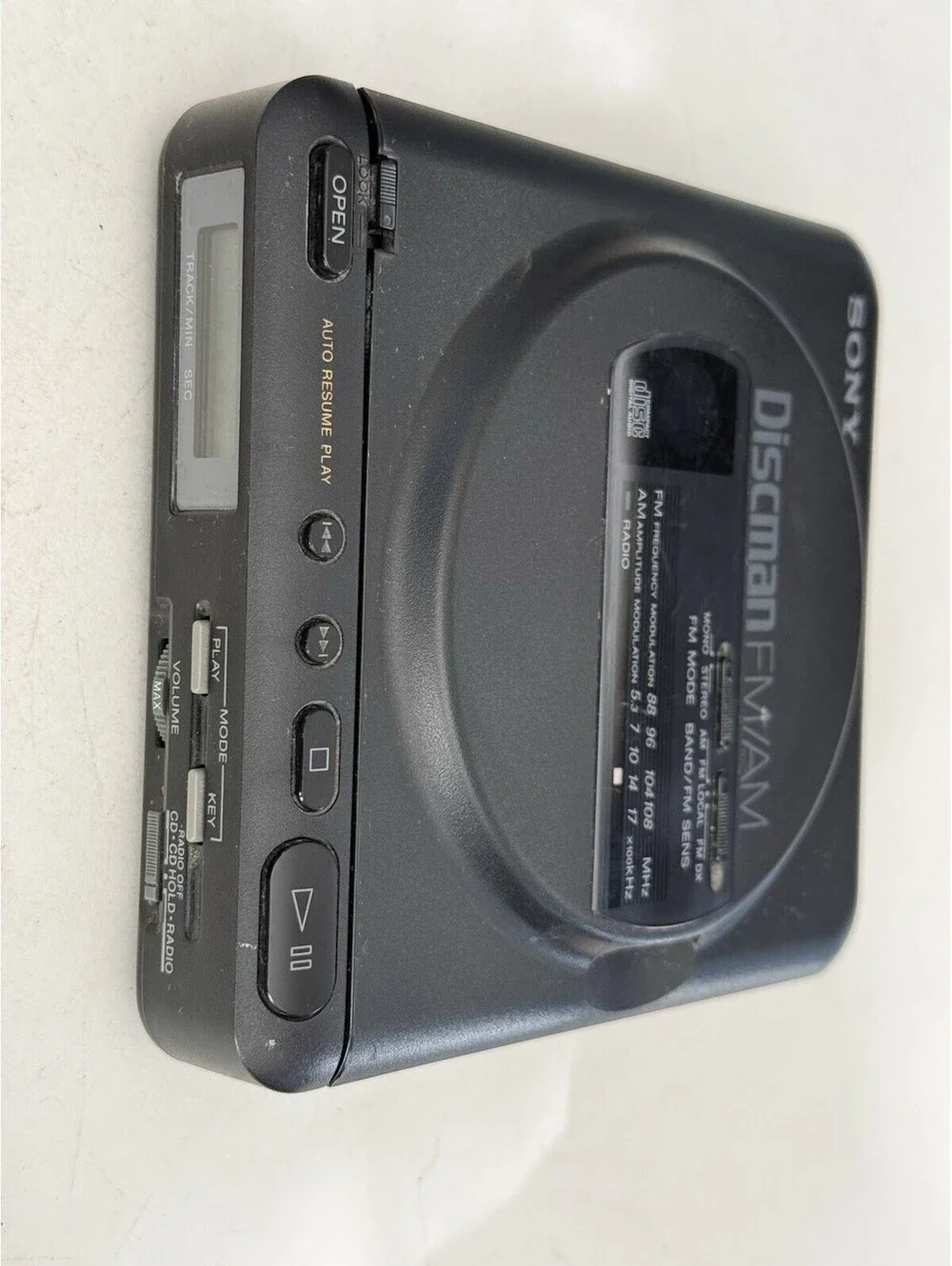 Sony Discman MegaBass D-T24 Portable FM/AM CD Compact Player , Working Great